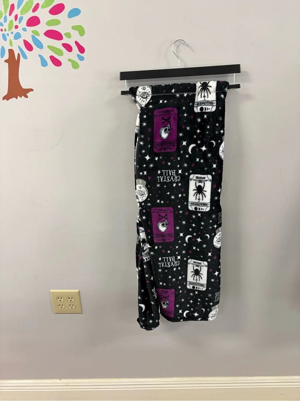 Cozy Black & Purple Fleece Throw Blanket with Halloween Tarot Motif
